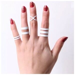 BOUTIQUE White 4Pc. Fashion Midi Unisex Statement Ring Set NEW